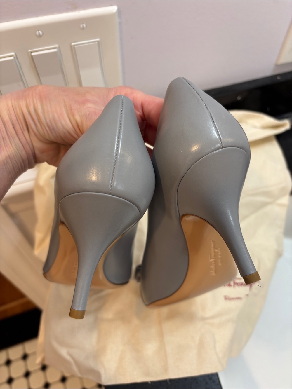 NWT Salvatore Ferragamo Gray Leather Vara Bow Peep-Toe Pumps - Picture 6 of 8